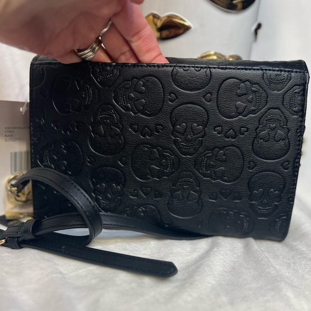 Betsey Johnson Black and Gold Crossbody Bag - Picture 10 of 14